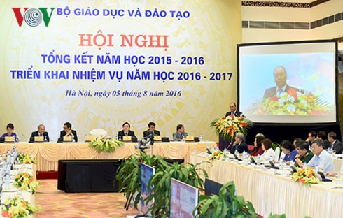 Premierminister Nguyen Xuan Phuc: Bildung ist eine der wichtigsten Aufgaben des Landes - ảnh 1